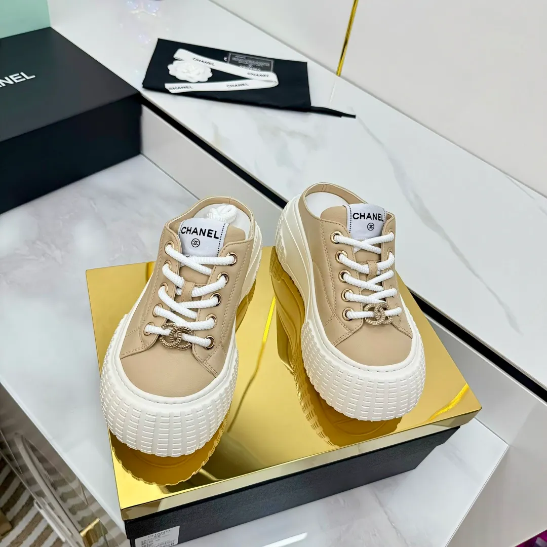👟👟Ex-factory price 620👟👟 Chanel bread shoes ~ original calfskin panda shoes Chanel 25C latest hot style panda black and white sports shoes casual sneakers Xiaoxiang hot item classic black and white panda color coco girls must pay Fabric: original custom mixed sheepskin lining: original imported breathable mesh lining outsole: Original molded rubber + TPU combination Size: Women's 35-41 👉 👉 👉